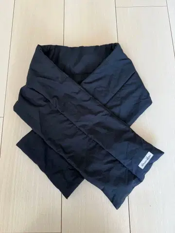 스티븐 앨런 다운 머플러