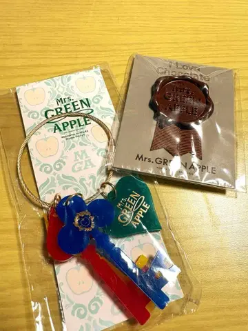 Mrs. GREEN APPLE 팝업 키 참 & 핀 배지