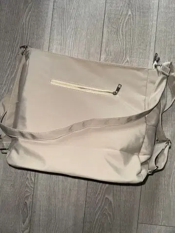 베이지 숄더백