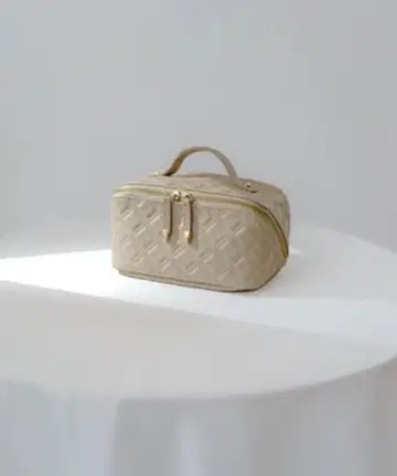 메루카리 택배 배송비 포함! apearl 베이지 퀼팅 파우치