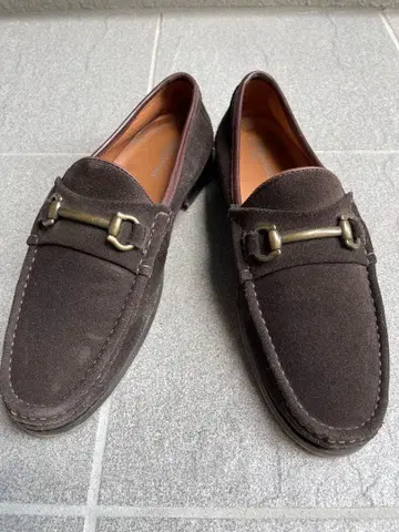 다크 브라운 스웨이드 비트 로퍼