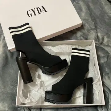 [새상품급] 오픈 니트 탱크 밑창 부츠 GYDA M 사이즈