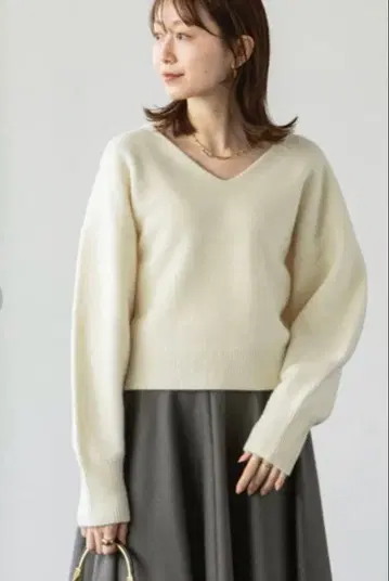 노블 숏 V 풀오버 화이트 프리 사이즈