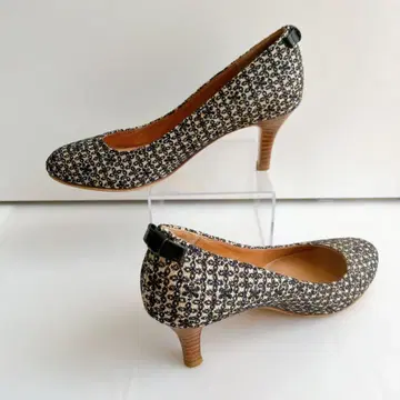 새상품급 모드 에 자코모 루 쉘 도르 펌프스 백리본 24.5cm