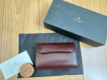 와일드 스완스 바른 20주년 왕관 로고