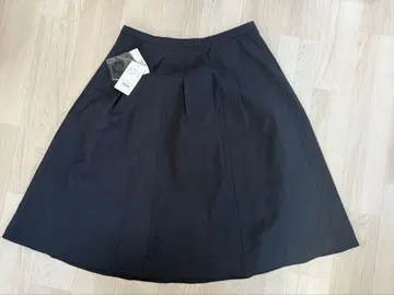 미사용 새상품 Lourdes 블랙 플레어 스커트 13호 19000엔