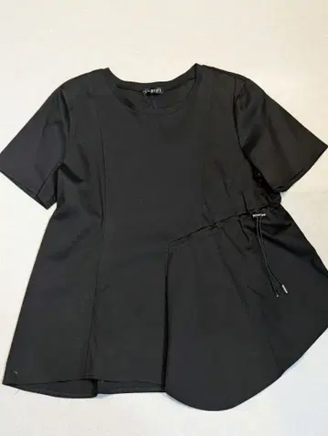 새상품 INDIVI 페플럼 상의