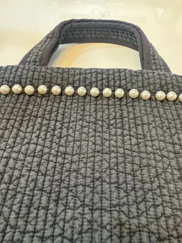 새상품 그레이지 누비백 빅 펄이 고저스 레슨백 사이즈