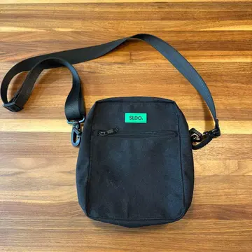 에스루도 파우치