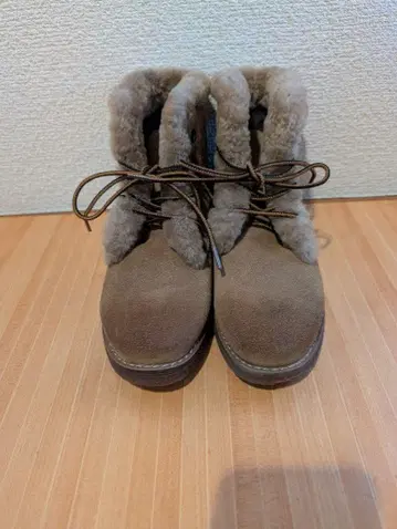 브라운 퍼 달린 숏부츠