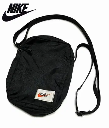NIKE/나이키 블랙 계열 레드 스우시 바디백