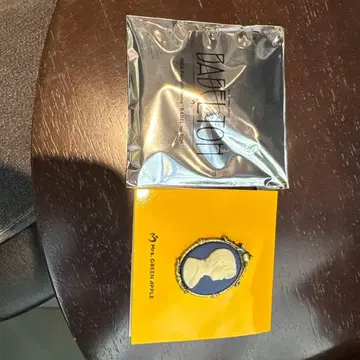 Mr. Green Apple 핀 배지 실루엣 디자인