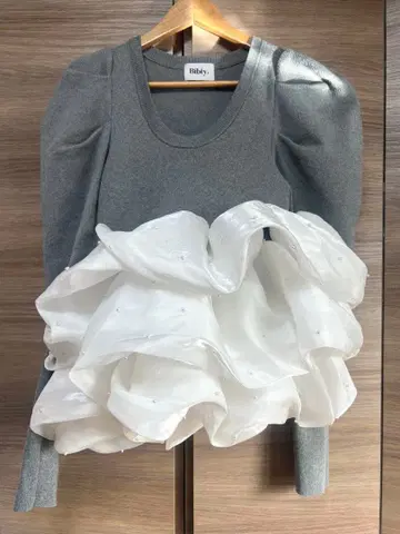 Bibiy. AMELIE PEPURAMU KNIT