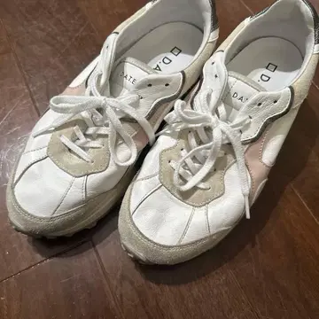 DATE 화이트/베이지 스니커즈