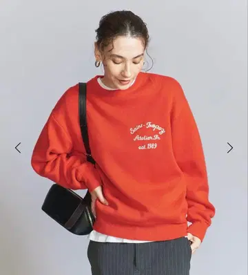 뷰티 앤 유스 자수 로고 크루넥 니트 풀오버