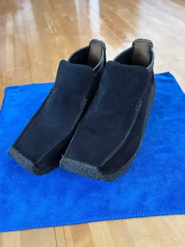 클락스 블랙 스웨이드 부츠