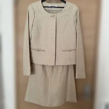 베이지 정장 세트 (자켓, 스커트) 입학식 세레모니