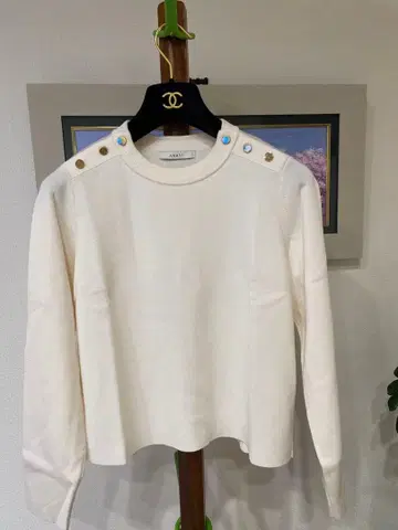 아나이 아이보리 긴팔 울 니트 버튼 포함