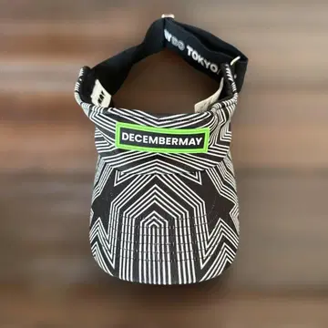 DECEMBER MAY 지오메트릭 바이저 프리 사이즈