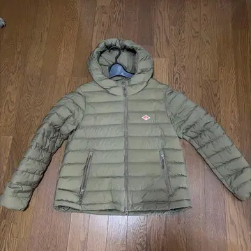 단톤 베이지 후드 부착 다운 자켓