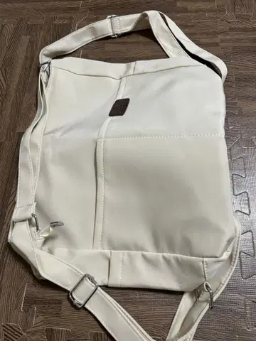 화이트 숄더백