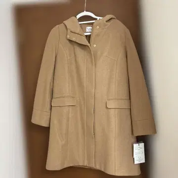베이지 후드 부착 롱 코트