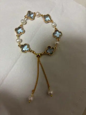 담수 진주와 수정 클로버형 아크릴 팔찌