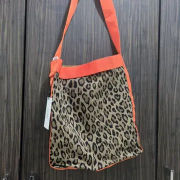 KHA:KI 레오파드 무늬 숄더백 리버서블 카모플라쥬