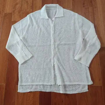 화이트 버튼 가디건