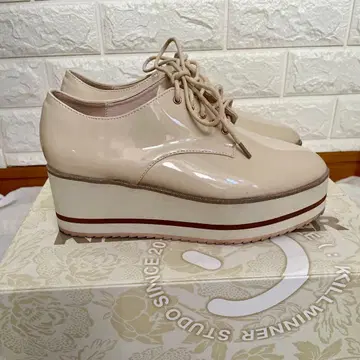 나이스 클랩 레이스업 통굽 신발 M