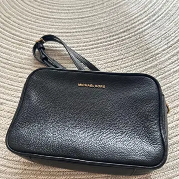MICHAEL KORS 블랙 가죽 숄더백