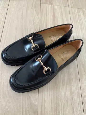 Noble 블랙 가죽 로퍼