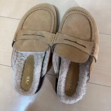 ZARA 베이지 스웨이드 모카신