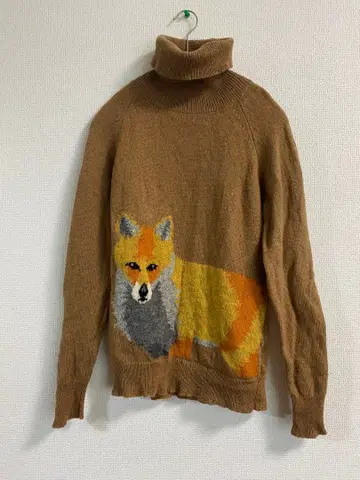폭스 여우 패턴 터틀넥 스웨터