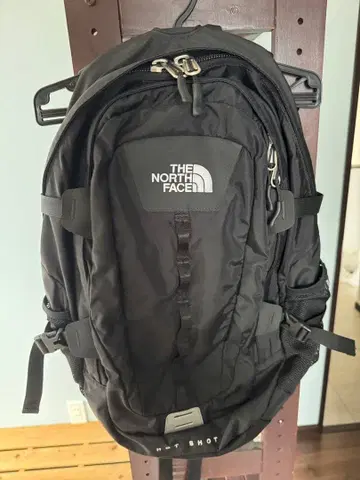 THE NORTH FACE 블랙 백팩 HOT SHOT