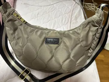 퀼팅 나일론 숄더백 베이지