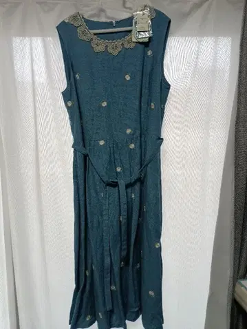 프랑슈리페 셰리라파 자수 원피스