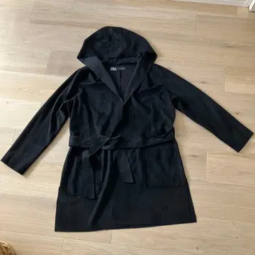 ZARA 블랙 후드 부착 코트 스웨이드 느낌