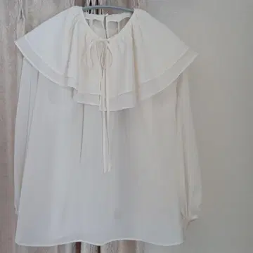 Ballsey 시어 트로프릴 블라우스