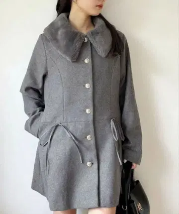 NICE CLAUP 티펫 페플럼 코트