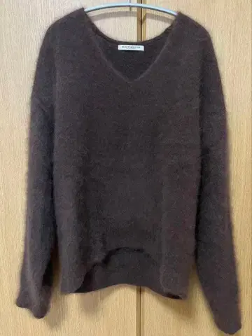 BEAUTY&YOUTH 브라운 V넥 스웨터