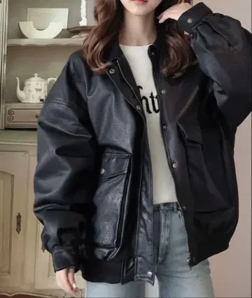 오버 사이즈 블랙 가죽 자켓