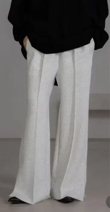 택 포함 새상품 맨투맨 플레어 팬츠 블랙