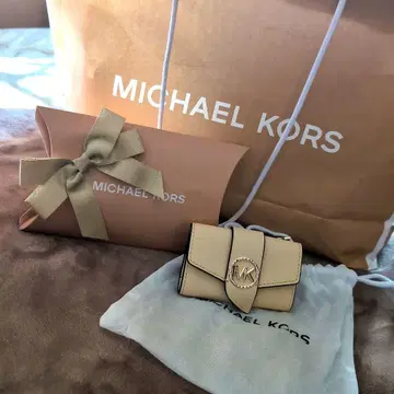 MICHAEL KORS 베이지 3단 폴더형 지갑