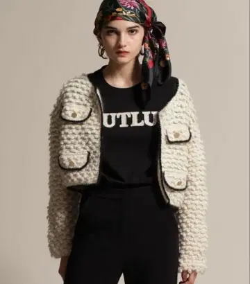 GRACE CONTINENTAL 루프 니트 자켓 골드 버튼