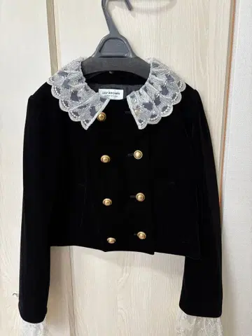 [L.B CANDY STOCK] 스캘럽 비쥬 어태치드 자켓