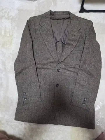 브라운 테일러드 자켓과 팬츠 세트