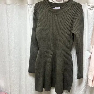 H&M 올리브색 리브 긴팔 원피스