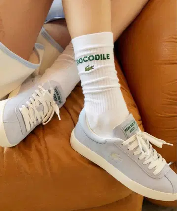 LACOSTE 라이트 블루 스니커즈