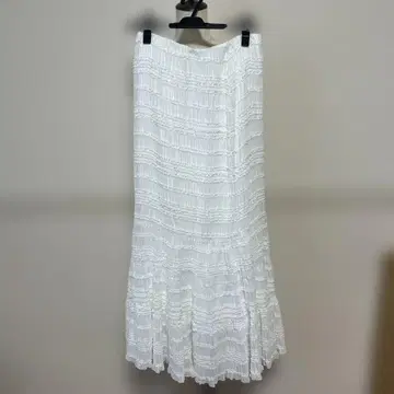 화이트 플레어 롱 스커트